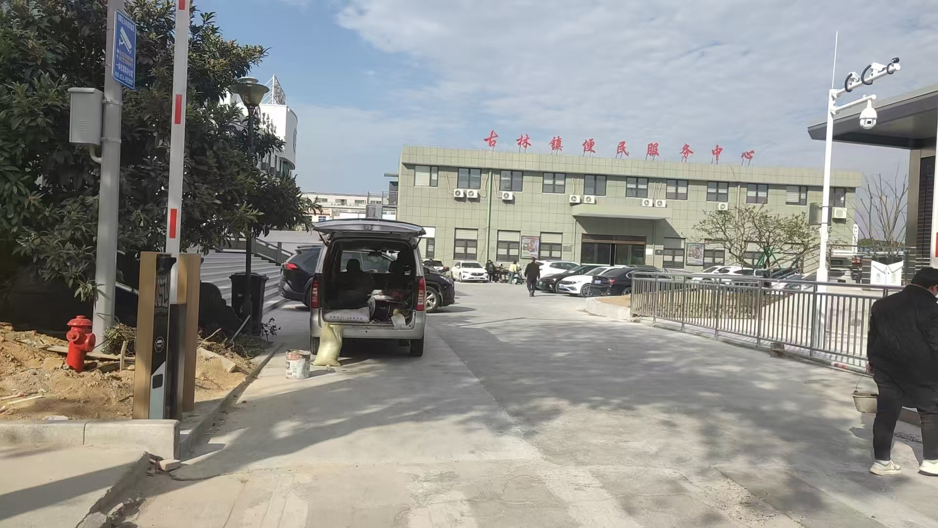 古林镇便民服务中心停车道闸客户案例展示——宁波甬安云数字科技有限公司